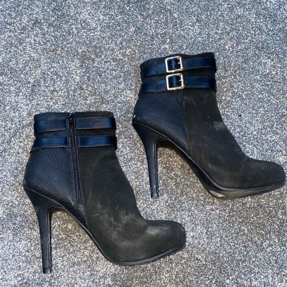 Black Booties/Heels - Picture 6 of 10